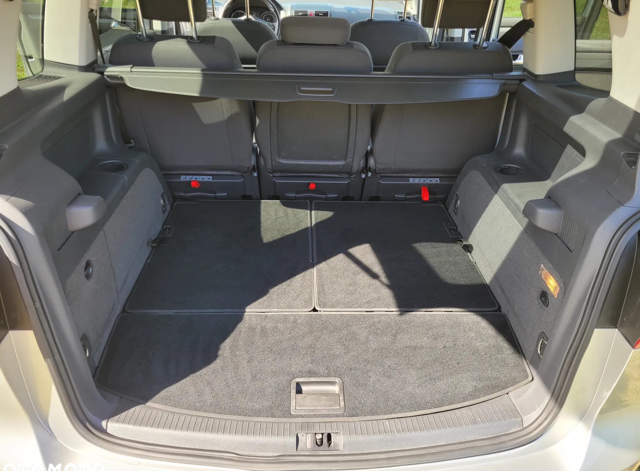 Volkswagen Touran cena 31300 przebieg: 184089, rok produkcji 2011 z Lubień Kujawski małe 191